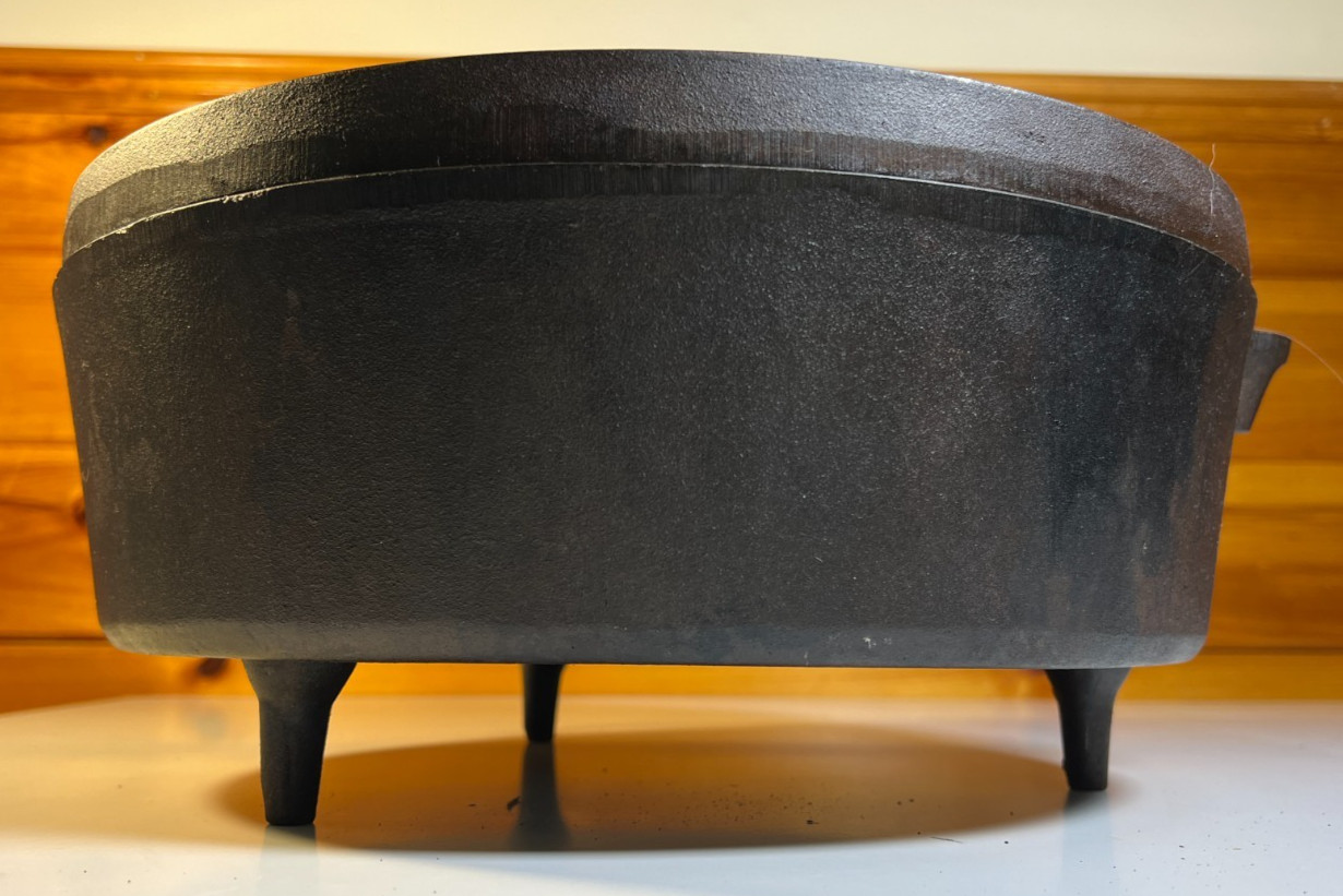 Massive Antique Lodge #14 Cast Iron Camp Dutch Oven Matching Coal Lid w Legs