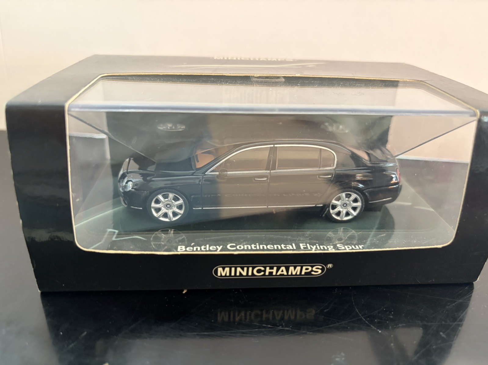 MINICHAMPS BENTLEY CONTINENTAL FLYING SPUR 2005 BLACK 1:43 