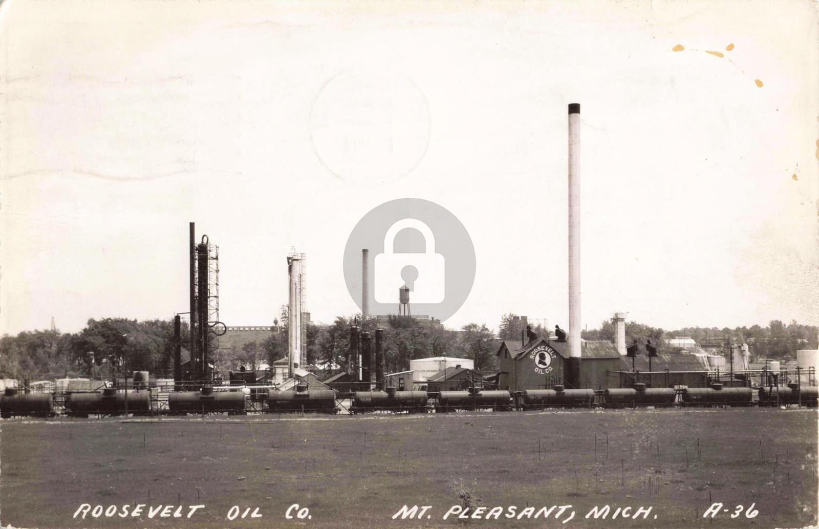 Railroad by Roosevelt Oil Co. Mt. Pleasant MI 1947 RPPC Photo Postcard COPY Railroad by Roosevelt Oil Co. Mt. Pleasant MI 1947 RPPC Photo Postcard COPY