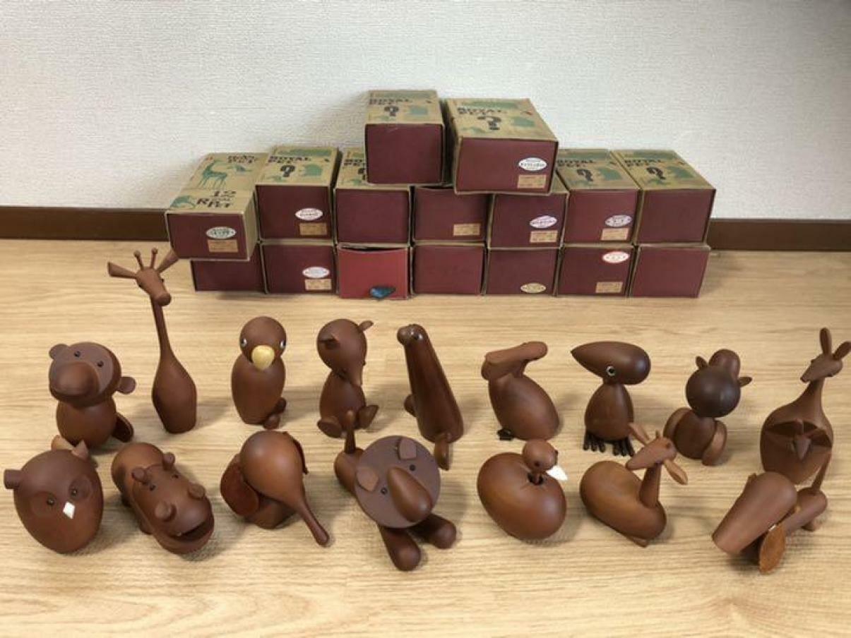 Senshukai Royal Pet Set of 16 Wooden Animal Figure Kokeshi Doll Vintage