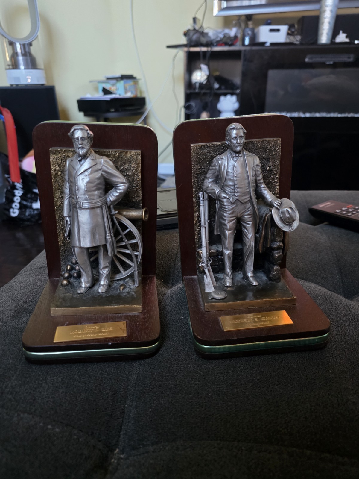 The Danbury Mint Civil War Generals Robert E. Lee & Ulysses S Grant Bookends Set