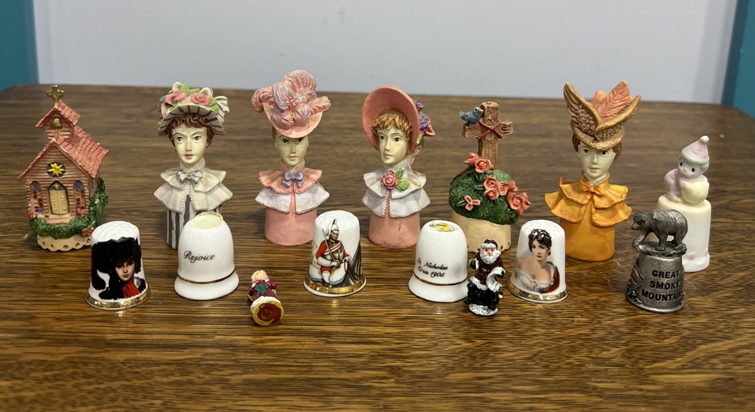 Vintage Thimble Collection Lot Of 15 Enesco Avon Fine Bone China Great Smokey