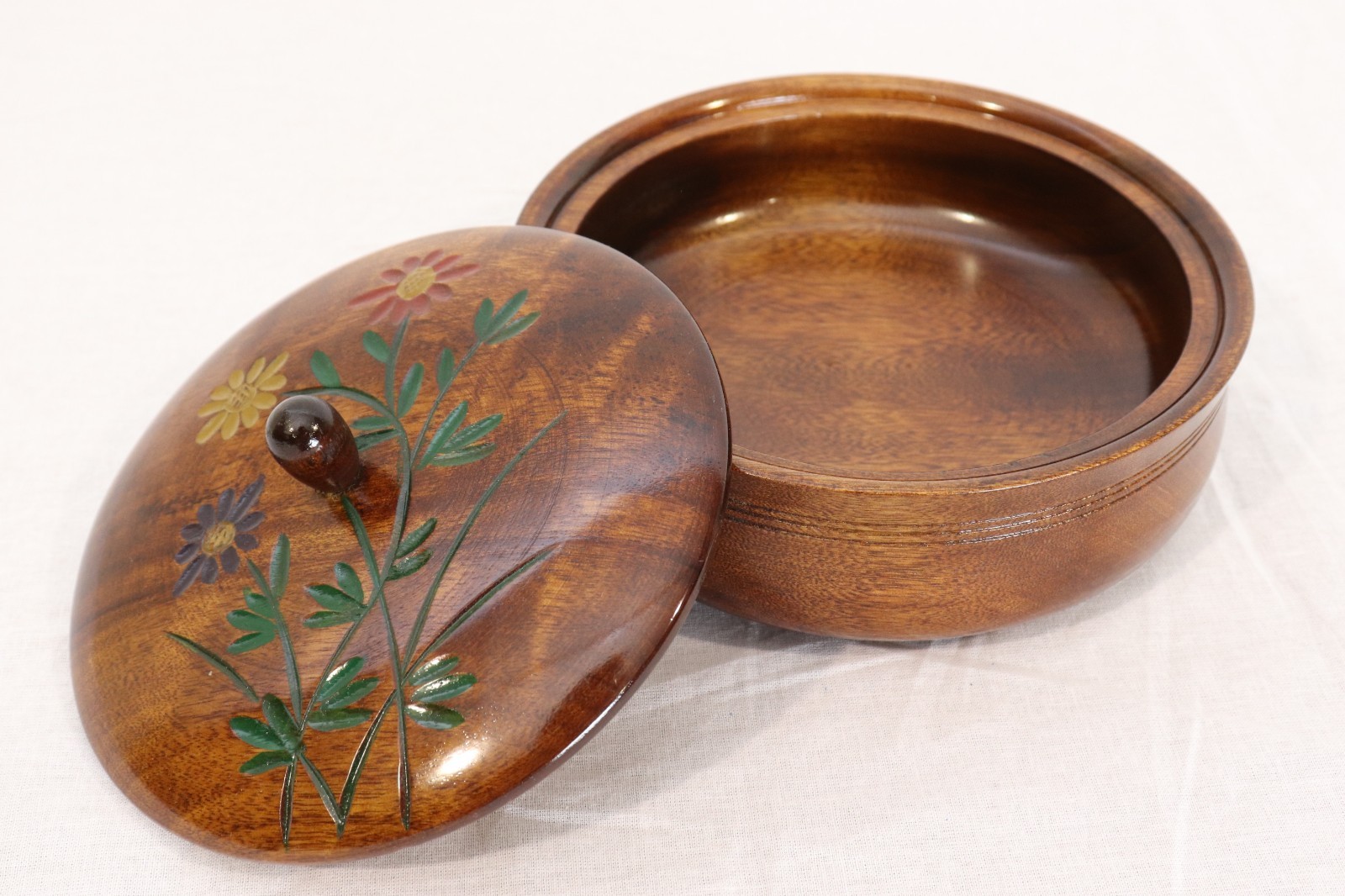Vintage Japanese Wooden Candy Bowl Lidded Lacquerware Carved Flower Box Craft