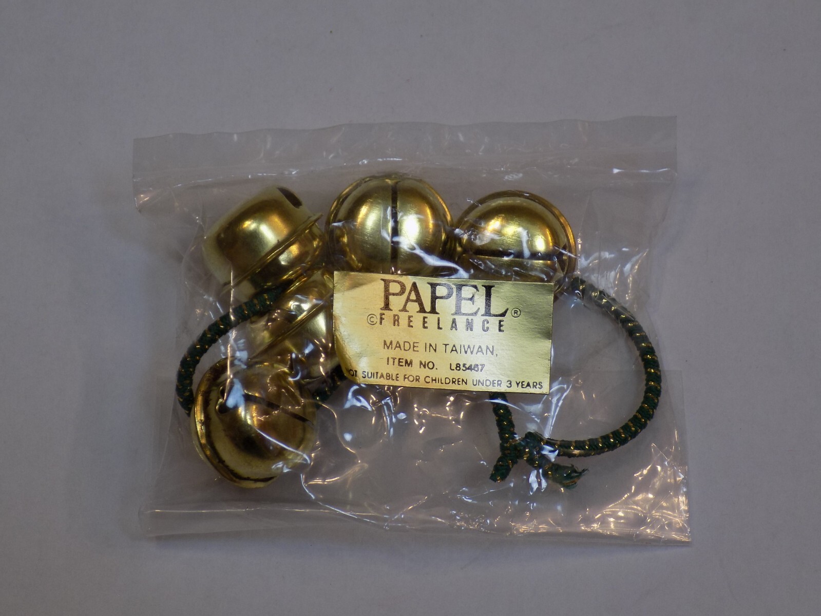 Papel Freelance Small Brass Bells Ornament Christmas Tree Holiday Set 5 Stringed