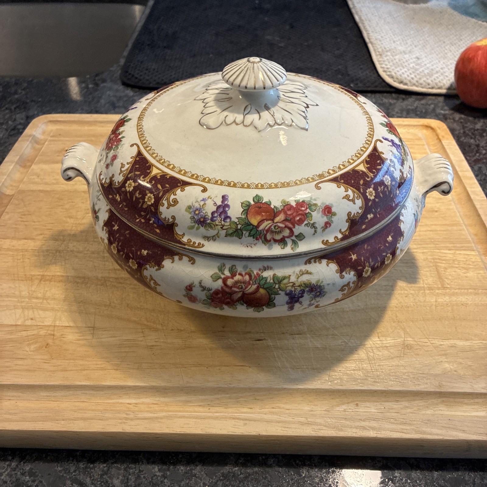 Antique Sampson Bridgwood & Son Ltd, Staffordshire, England Tureen