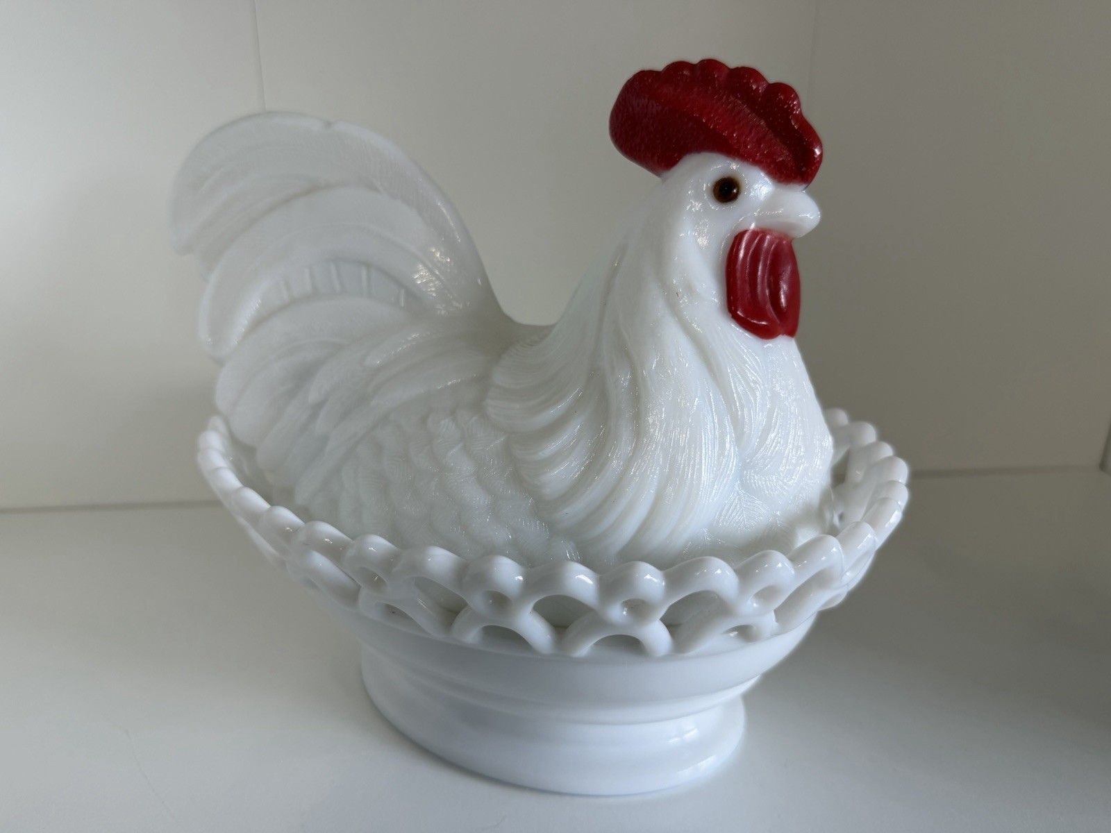 VTG Westmoreland Painted Milk Glass Rooster Dish Hen On Nest Split Tail Lacy EUC VTG Westmoreland Painted Milk Glass Rooster Dish Hen On Nest Split Tail Lacy EUC