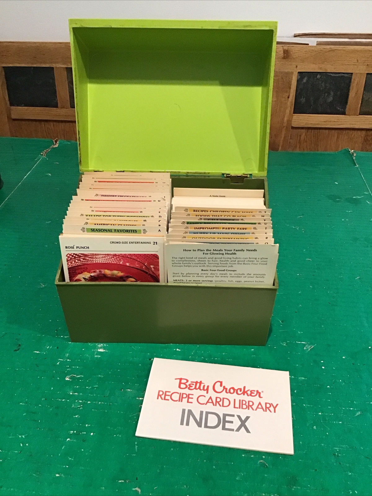 Vintage 1971 Betty Crocker Green Recipe Card Library Cookbook In A Box w/ Index