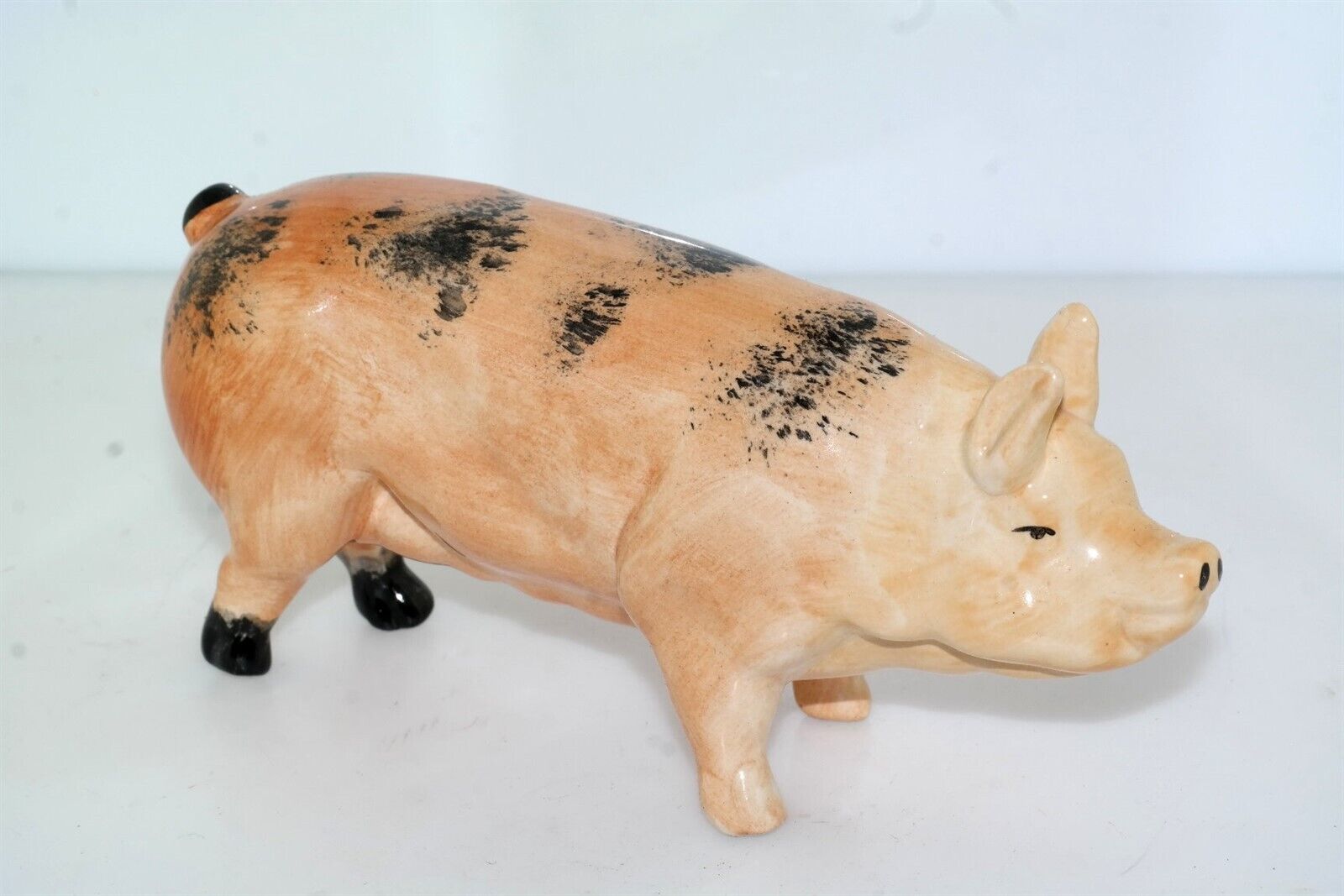 Vtg Acorn Porcelain Pig Figurine Hand Painted Made in UK England
