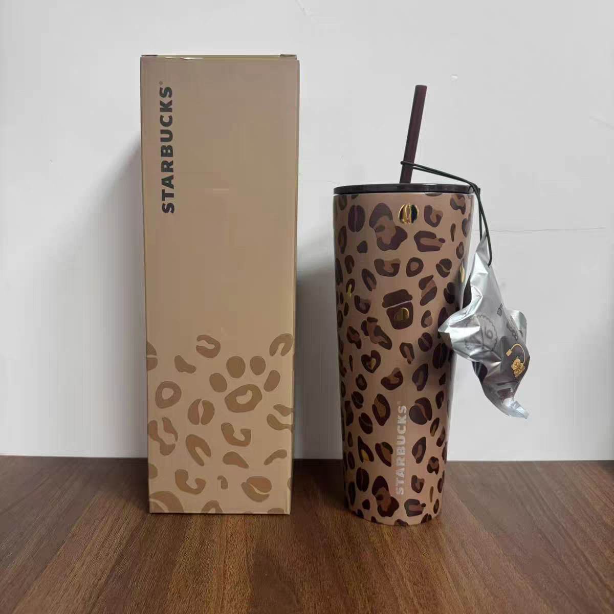 Starbucks 2026 China Retro Leopard Print 845ml Straw Tumbler +Blindbox Straw Cap