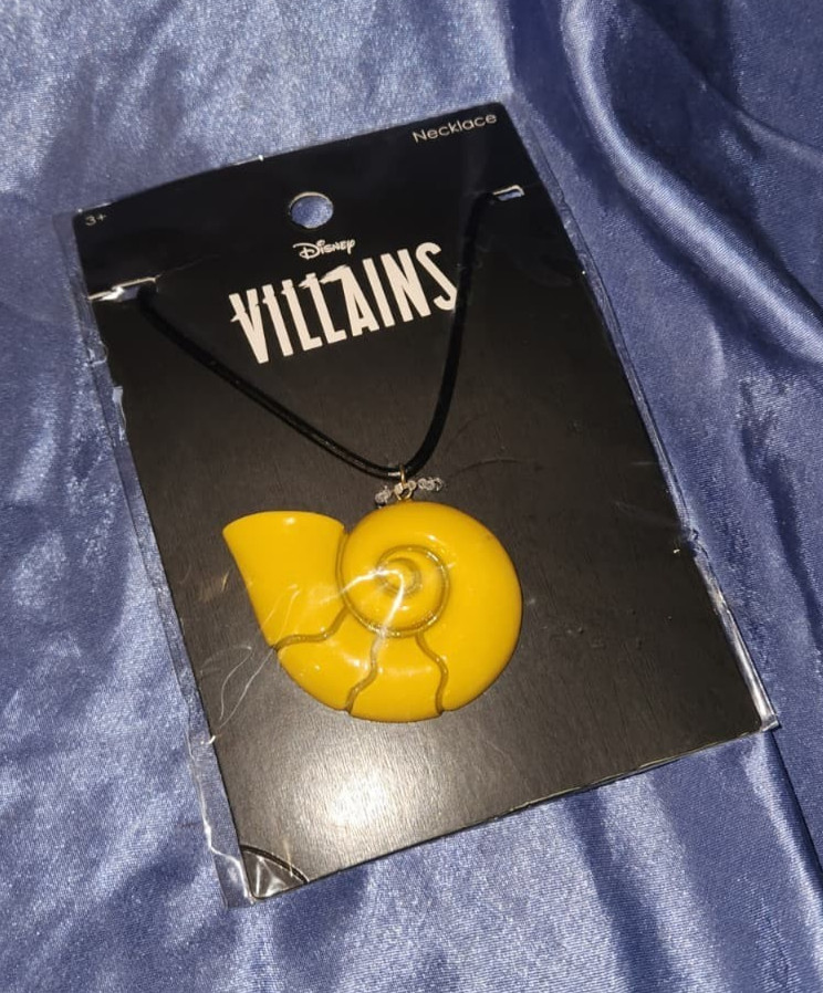 Disney Villains Ursula necklace Sea witch conch shell jewelry NIP Halloween