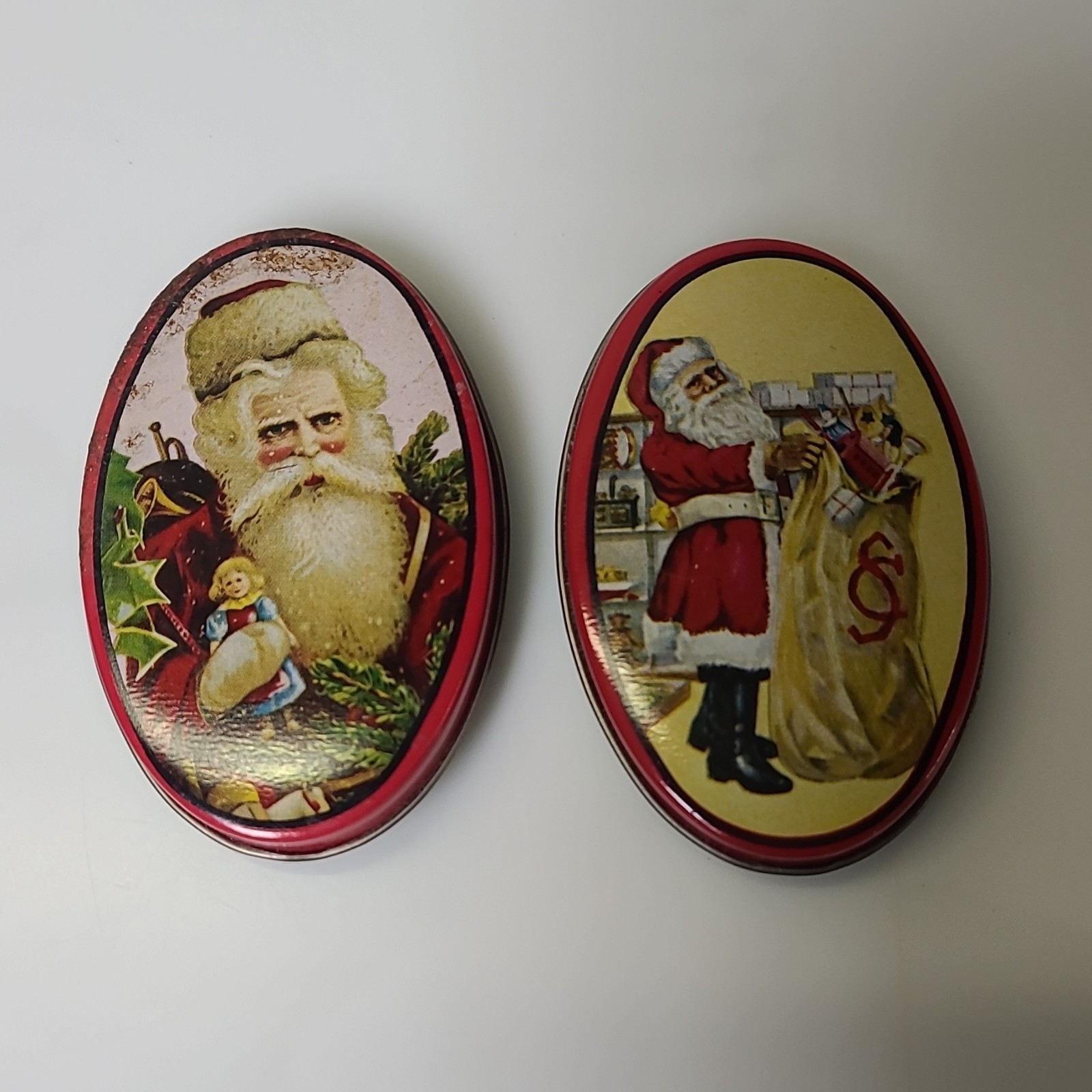 Vintage 1983 Santa Claus Tins Made In  Hong Kong, 2 ¾\
