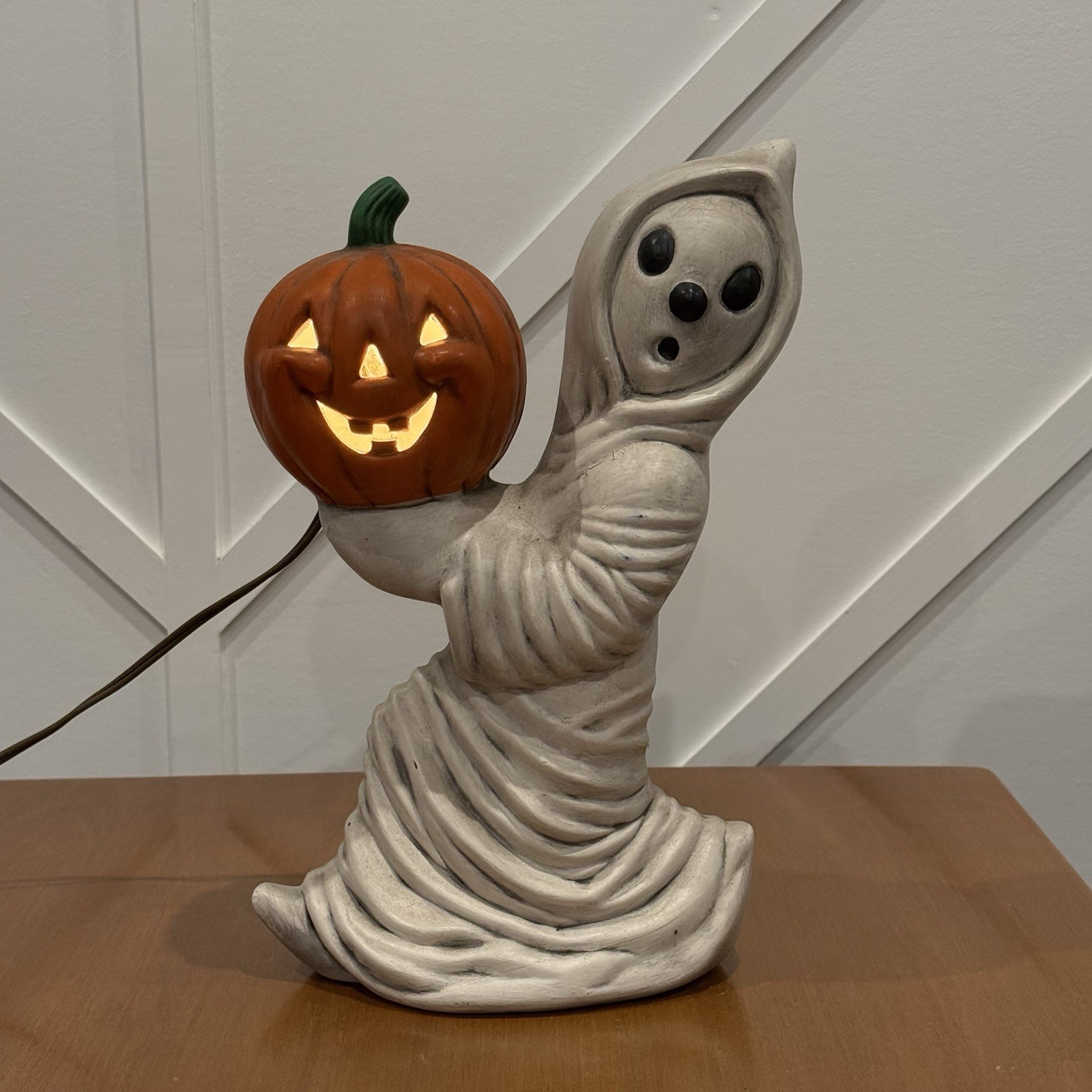 Vintage Ceramic Light Up Running Ghost w/Jack O Lantern Pumpkin 12
