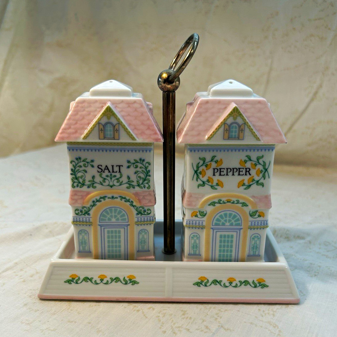 Vintage Lenox Village Fine Porcelain Bake Shoppe Salt and Pepper set, no chips ✨