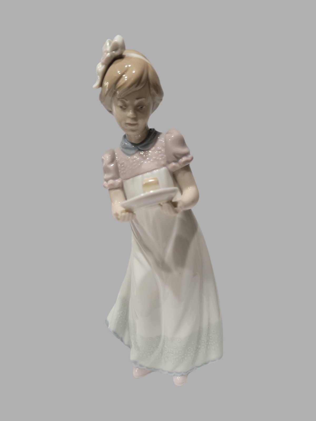Vintage Lladro Happy Birthday Girl Carrying a Cake # 5429
