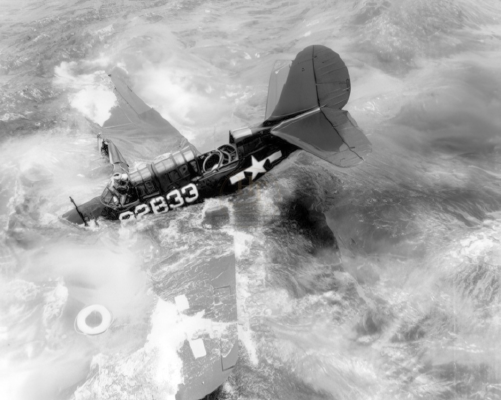 USS Charger Curtiss SB2C-3 Helldiver Falls Over Side WWII 8x10 Print HT4136371