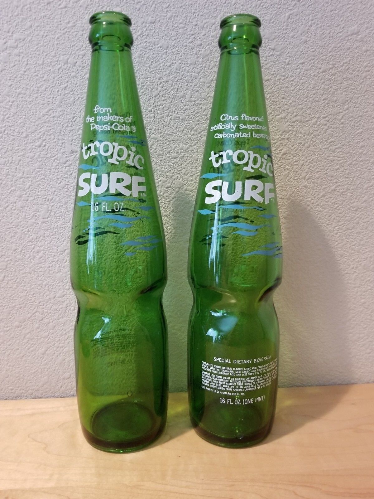 Pair of 2 Tropic Surf Glass 16 oz Bottle Soda Pop Pepsi-Cola VINTAGE 1967 Green