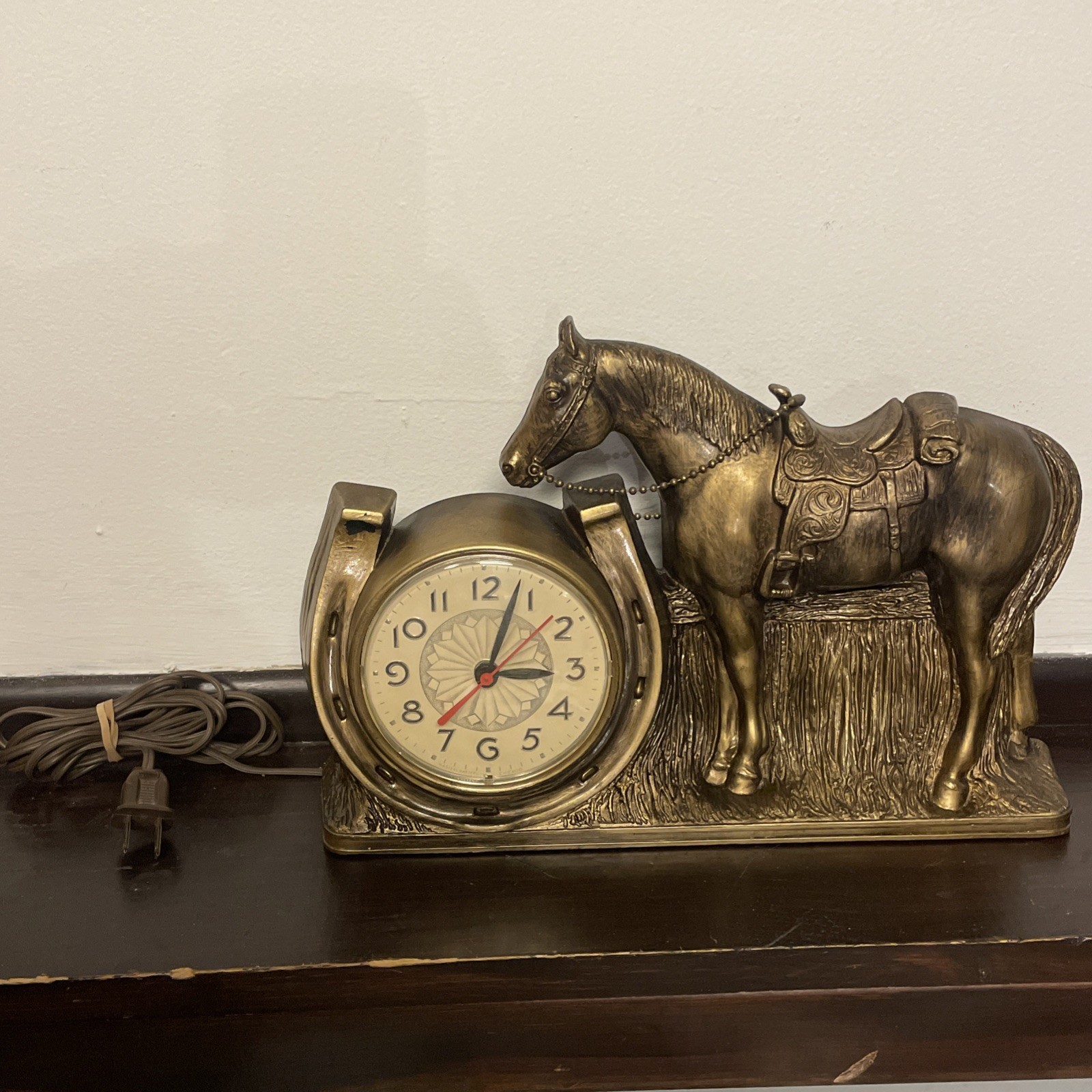 Vintage Mastercrafters Model 902 Horse Clock Electric Horseshoe Gold Working