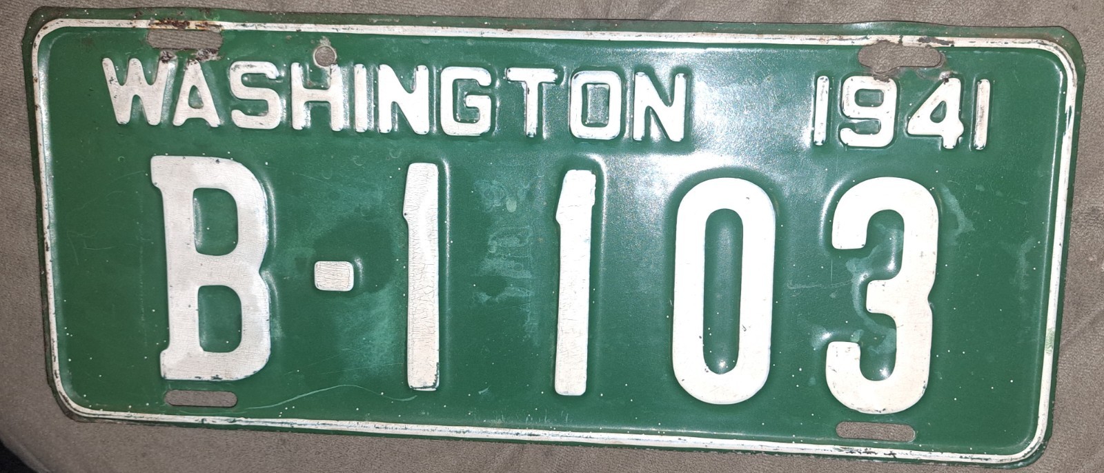 VINTAGE 1941 WASHINGTON STATE PIERCE COUNTY  LICENSE PLATE GREEN/WHITE