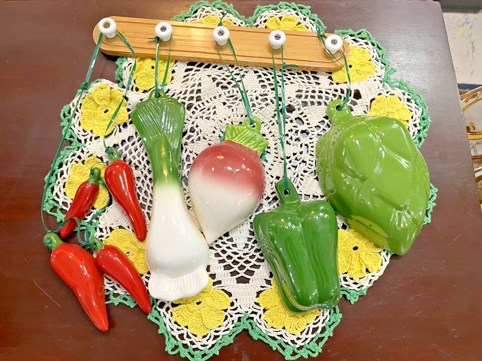 VTG 1983 Avon Gallery Originals Ceramic Vegetable Measuring Set Rack Complete 