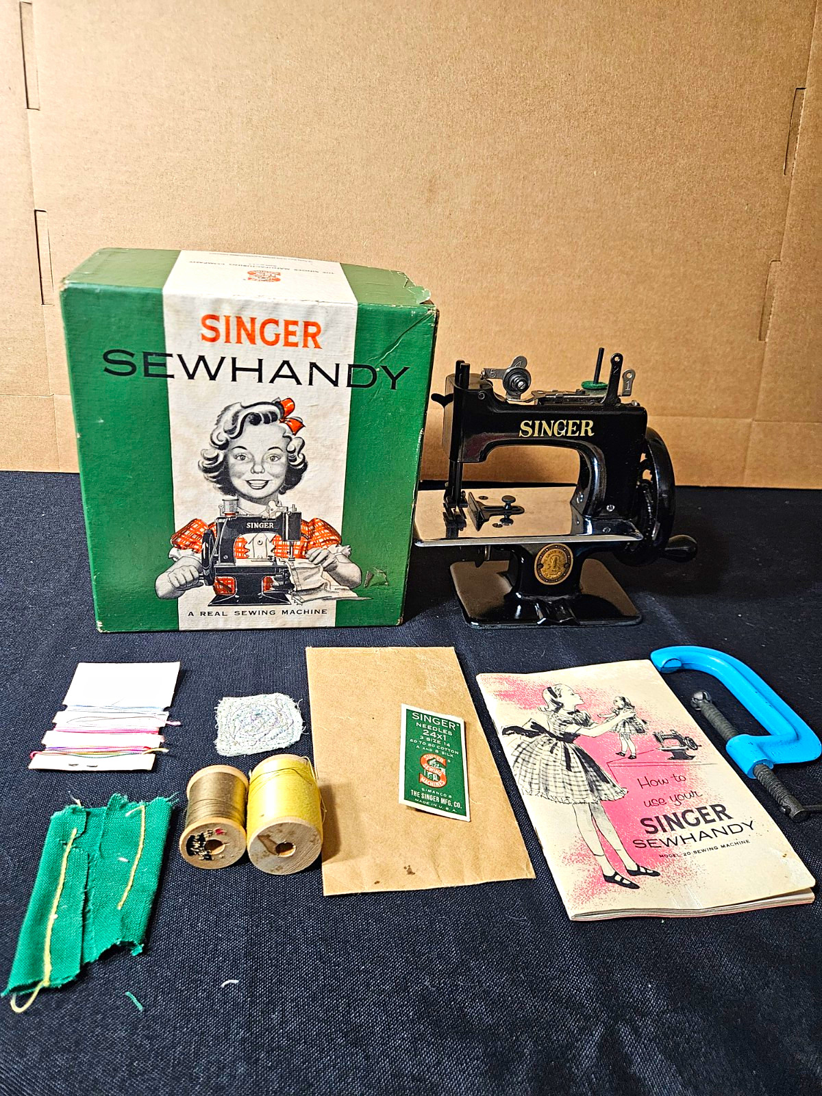 Vintage Singer Sewhandy Model 20 Toy Sewing Machine COMPLETE Box MINT FUNCTIONAL