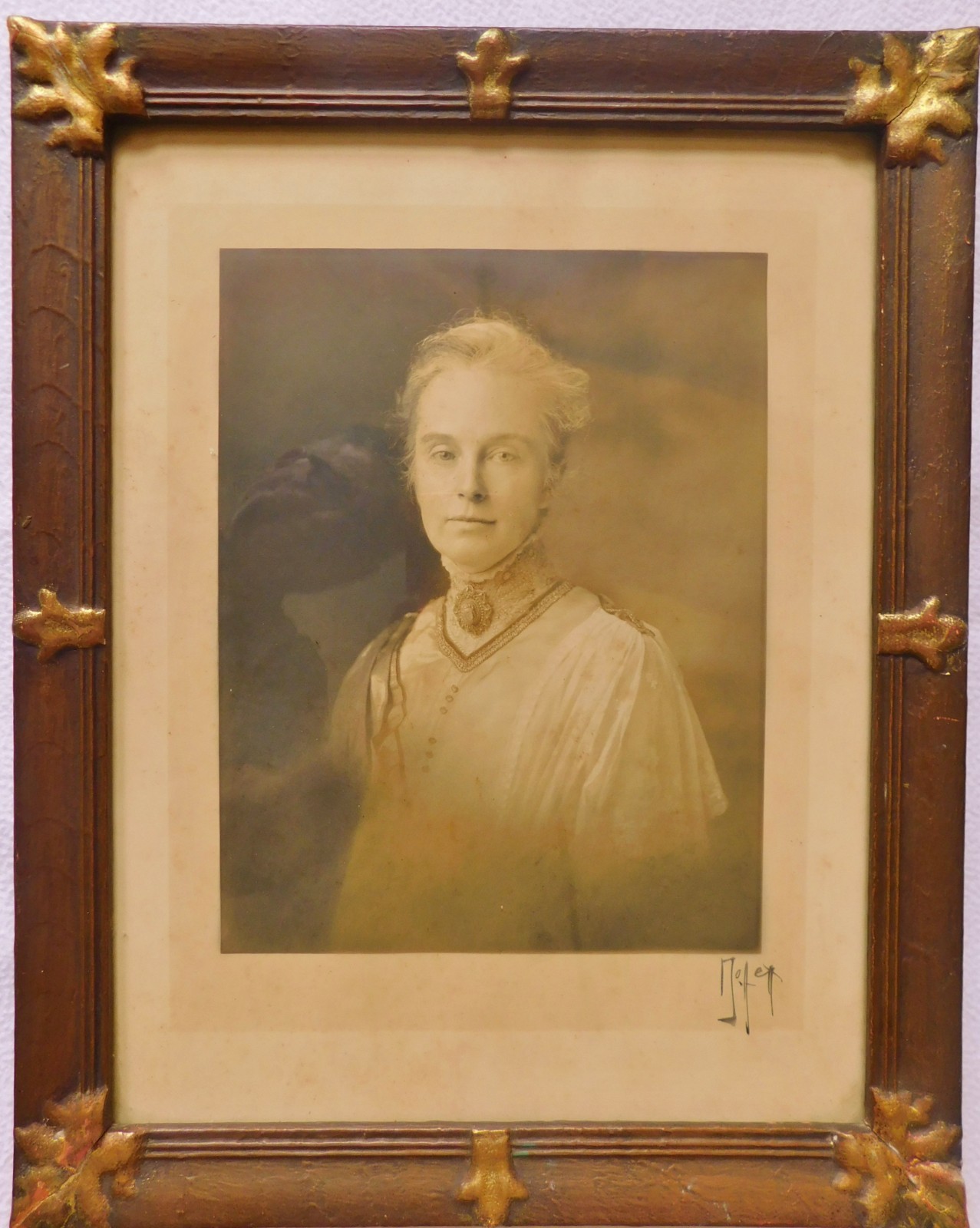 C. 1918 Antique Arts and Crfafts Mission Frame & Photo signed RARE Fits 13 x 10