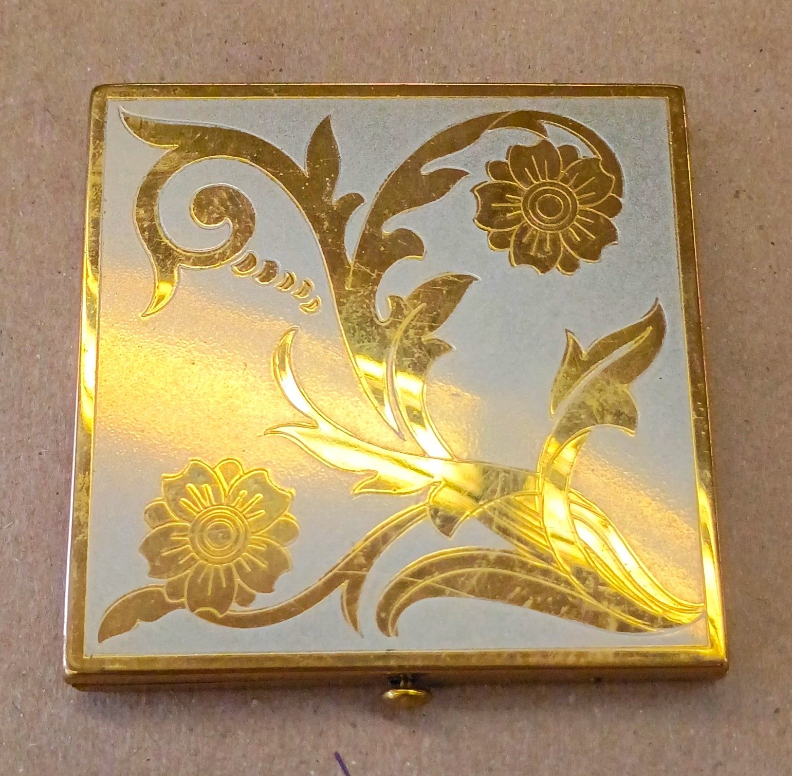 Henriette Vintage Gold Tone Floral Powder Cosmetic Compact with Mirror