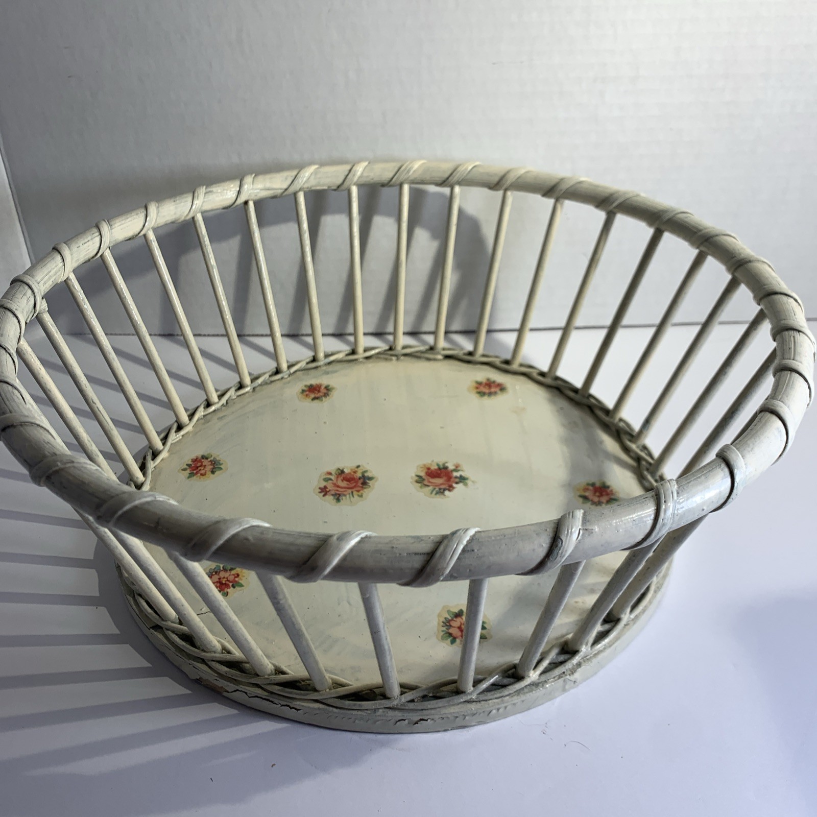 Vtg Shabby Cottage French Country Basket Decopage Petit Roses White Washed 11.5”