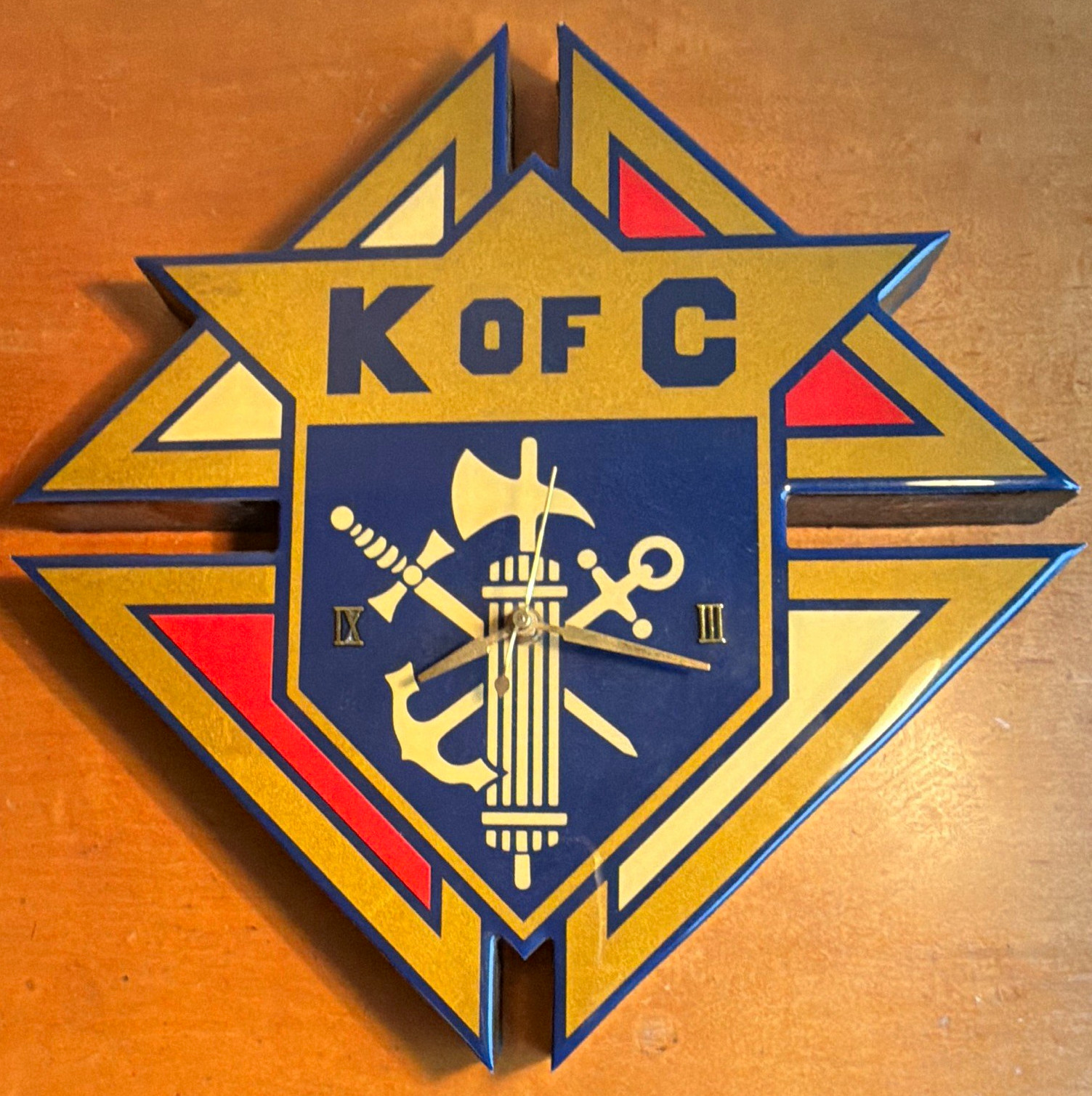 RARE Vintage Knights of Columbus K of C Wall Clock Uses battery Very Collectible