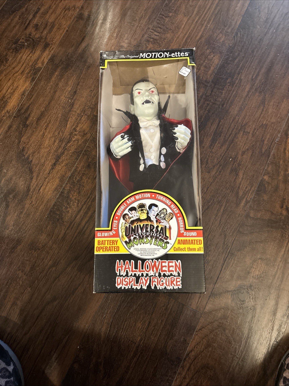 Large 16 In. Dracula Battery Operated Animated Halloween Display Figure 1992  MT