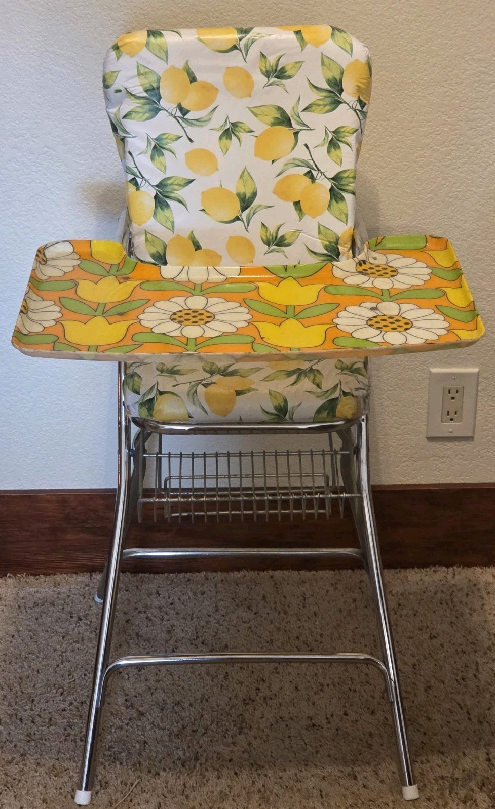 VTG MCM High Chair – Retro 1960s/1970s Flower Power & Lemon Print VTG MCM High Chair – Retro 1960s/1970s Flower Power & Lemon Print