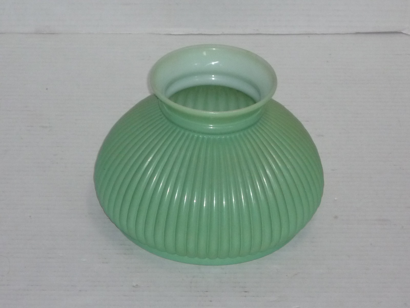 VINTAGE JADEITE GREEN RIBBED CASED GLASS STUDENT DESK LAMP SHADE 7\