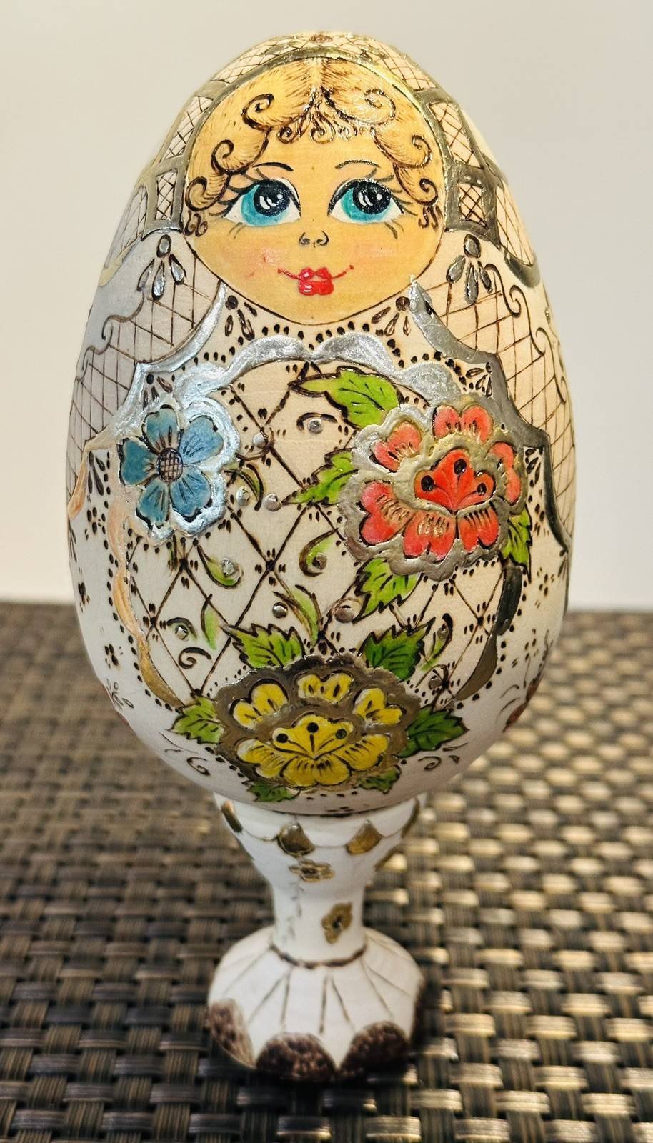 Beautiful Vintage X-Large Russian Wood Burned Hand Painted Egg On Stand Signed Beautiful Vintage X-Large Russian Wood Burned Hand Painted Egg On Stand Signed