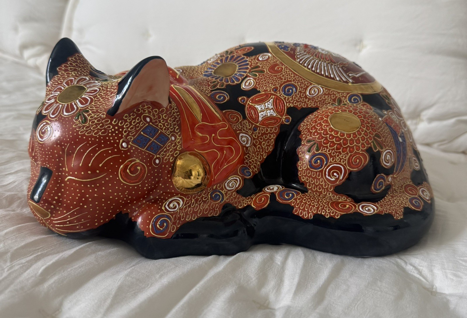 Rare Vintage Japanese Kutani Style Porcelain Sleeping Cat Figurine 11.25”L