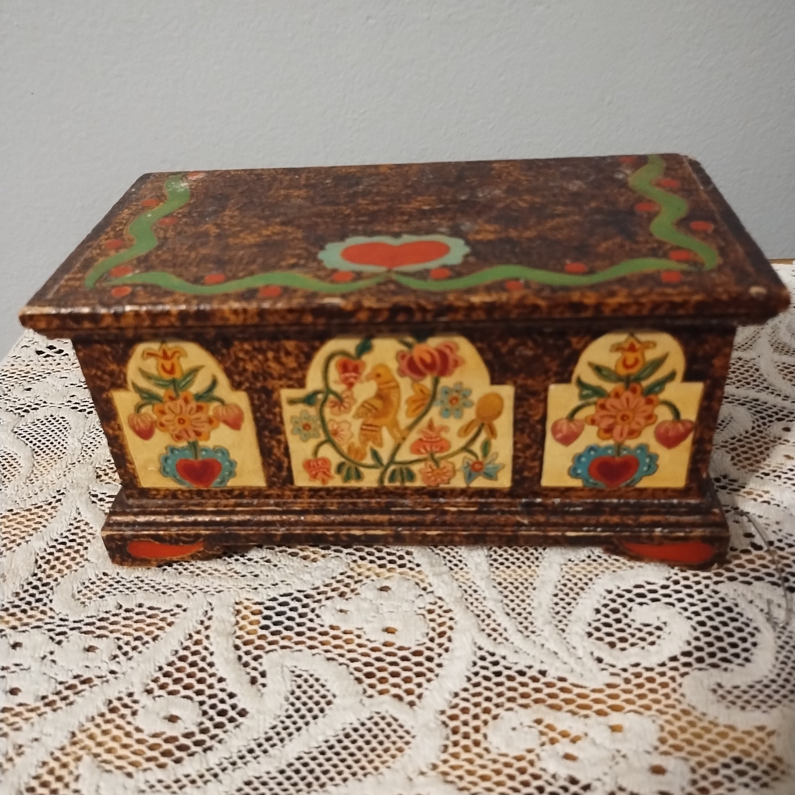 1970 Pyrographic art chest trinket box trunk 1970 