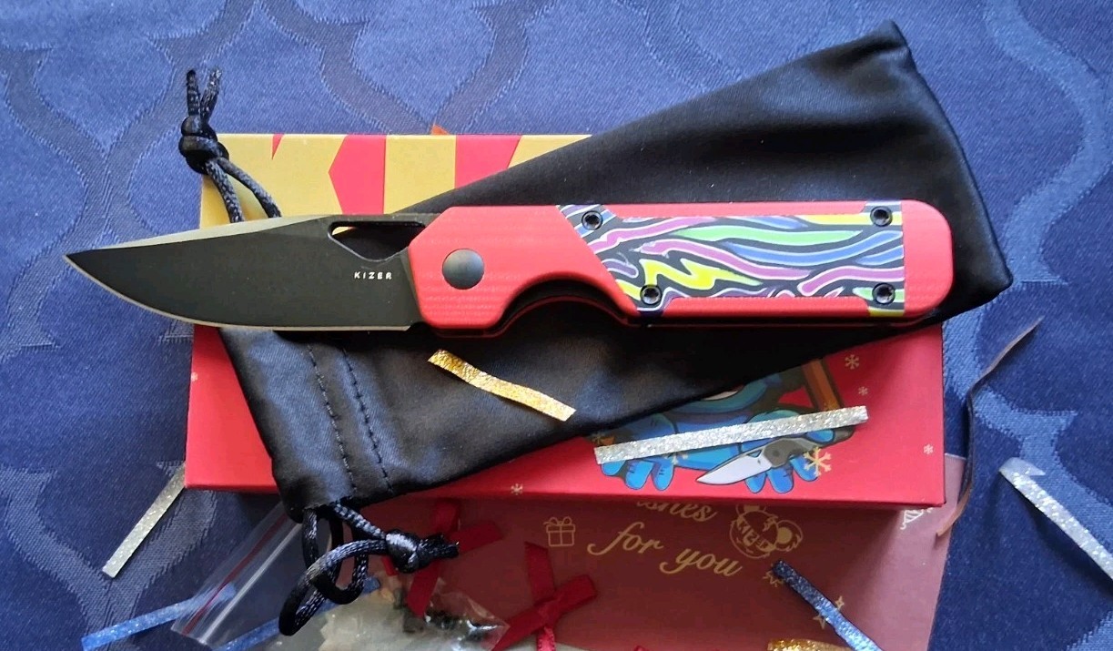 *NEW*🎄KIZER Mini Militaw CHRISTMAS LE 🎁 Black Nitro-V Blade & Red G10 Handle 