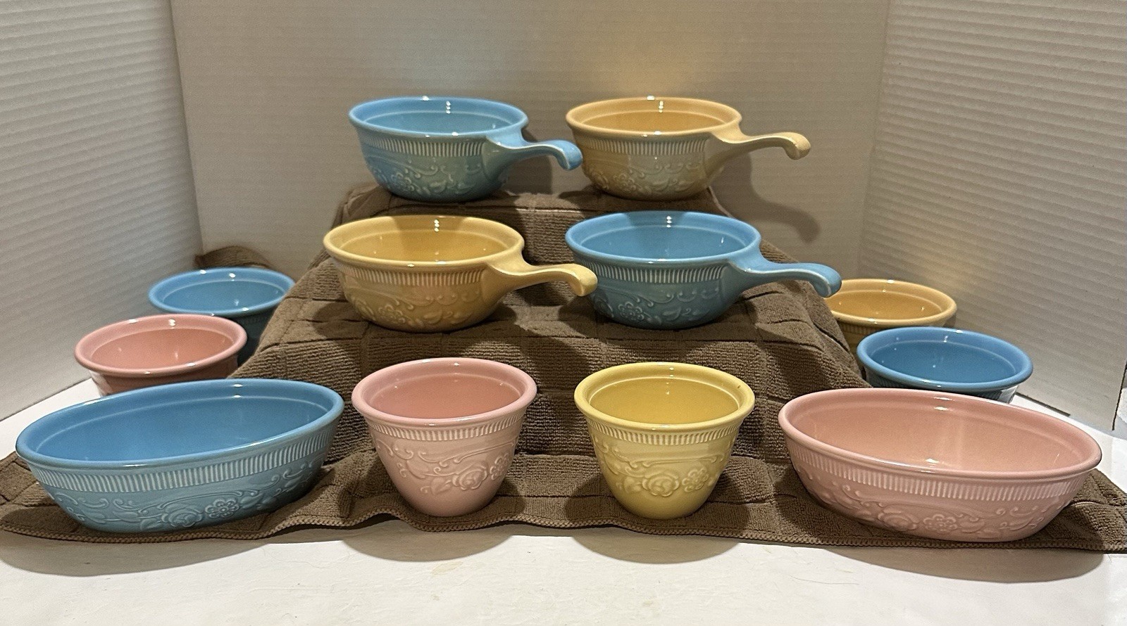 Taylor Smith and Taylor Oven Serve Dishes Set Of 12 Turquoise Pink Yellow