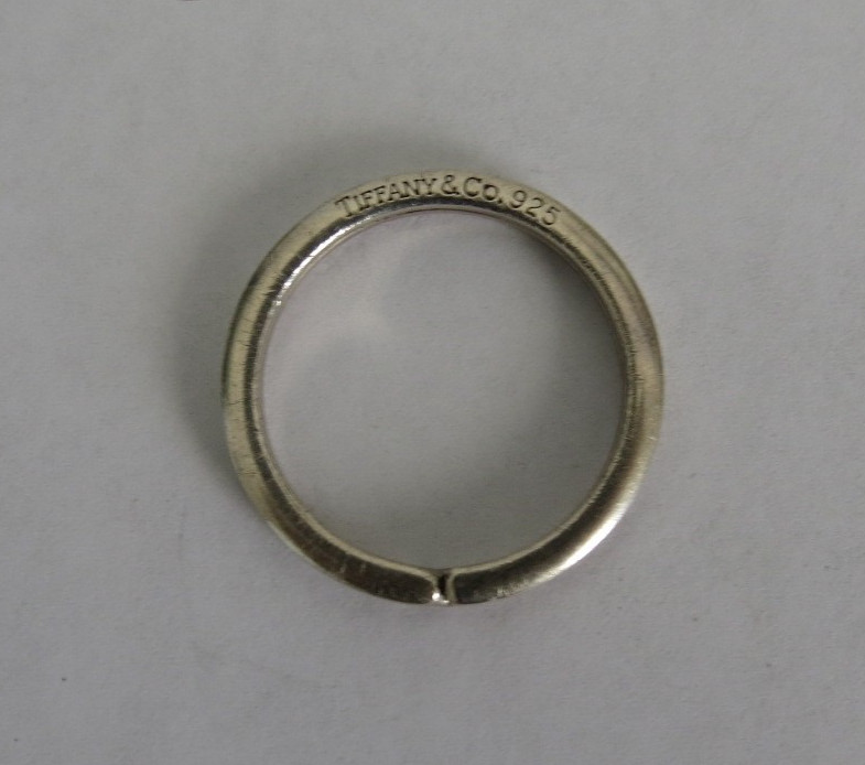 VINTAGE TIFFANY & CO STERLING SILVER ROUND KEYRING