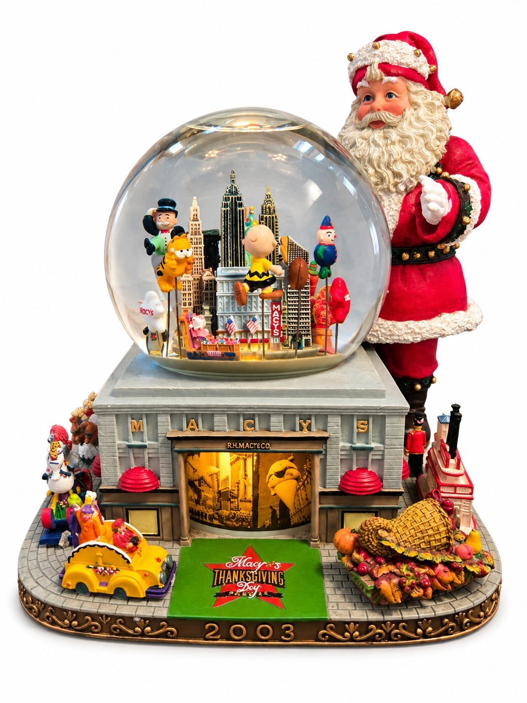 Vtg 2003 Macy\'s Thanksgiving Day Parade Musical Water Globe Santa  CHARLIE BROWN