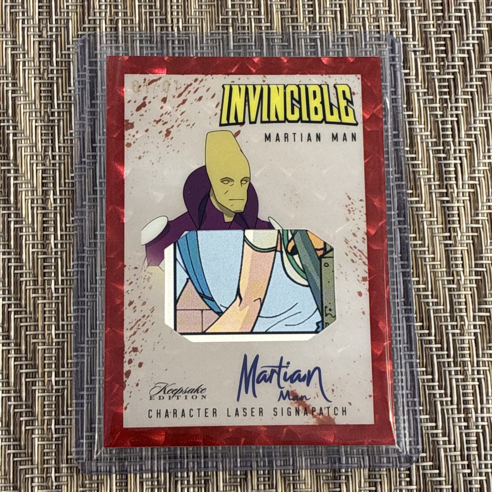 Keepsake Invincible Laser Signapatch #596 Martian Man 1/1 Red Vyinl Keepsake Invincible Laser Signapatch #596 Martian Man 1/1 Red Vyinl