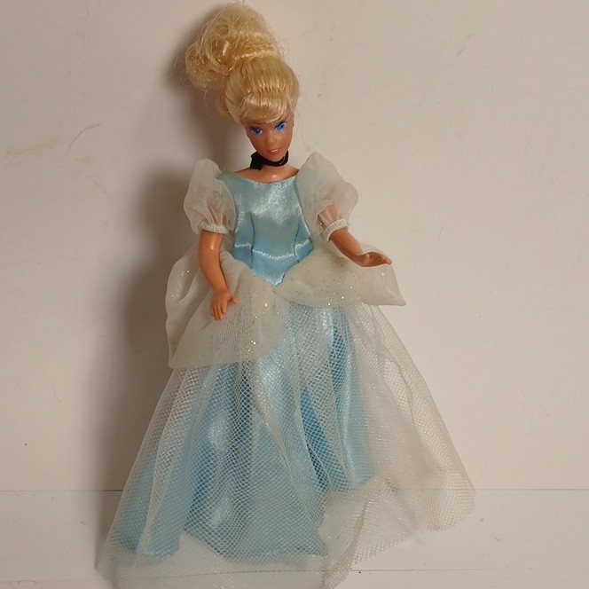 Vintage Cinderella Disney Princess 7 Inch Doll Vintage Cinderella Disney Princess 7 Inch Doll