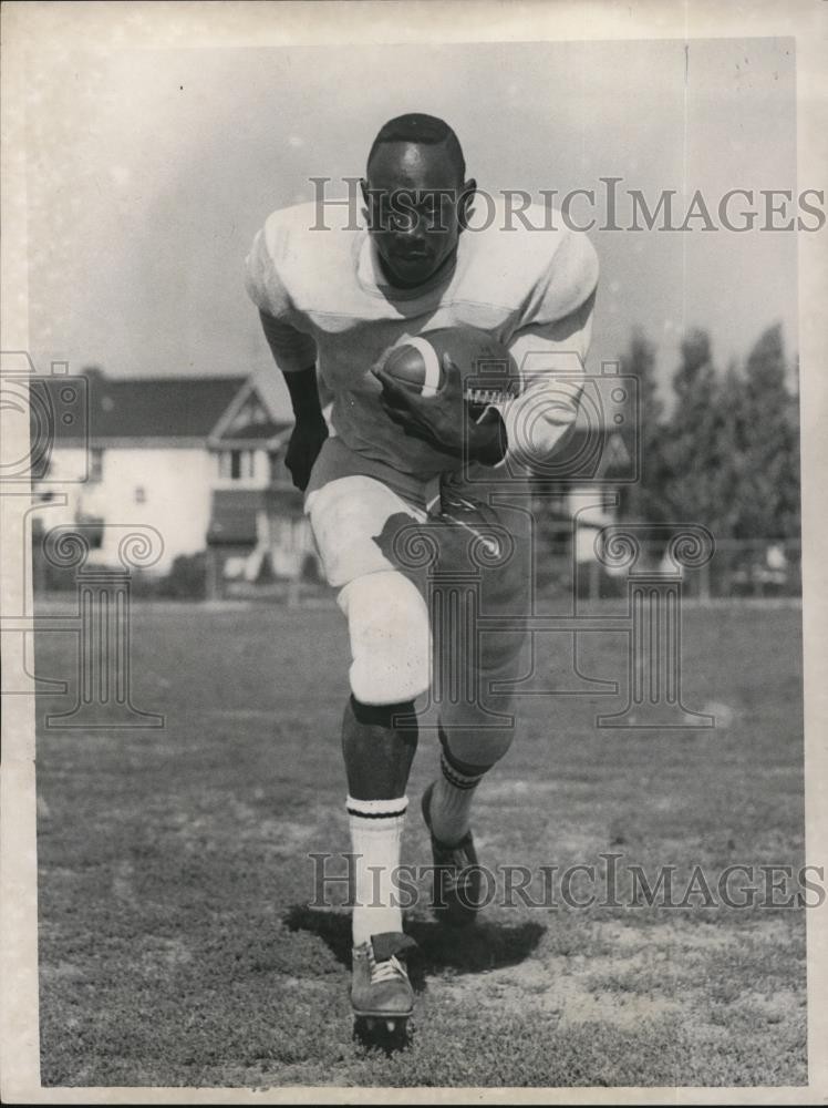 1969 Press Photo Theo Morroe Collinwood football team player - net12583