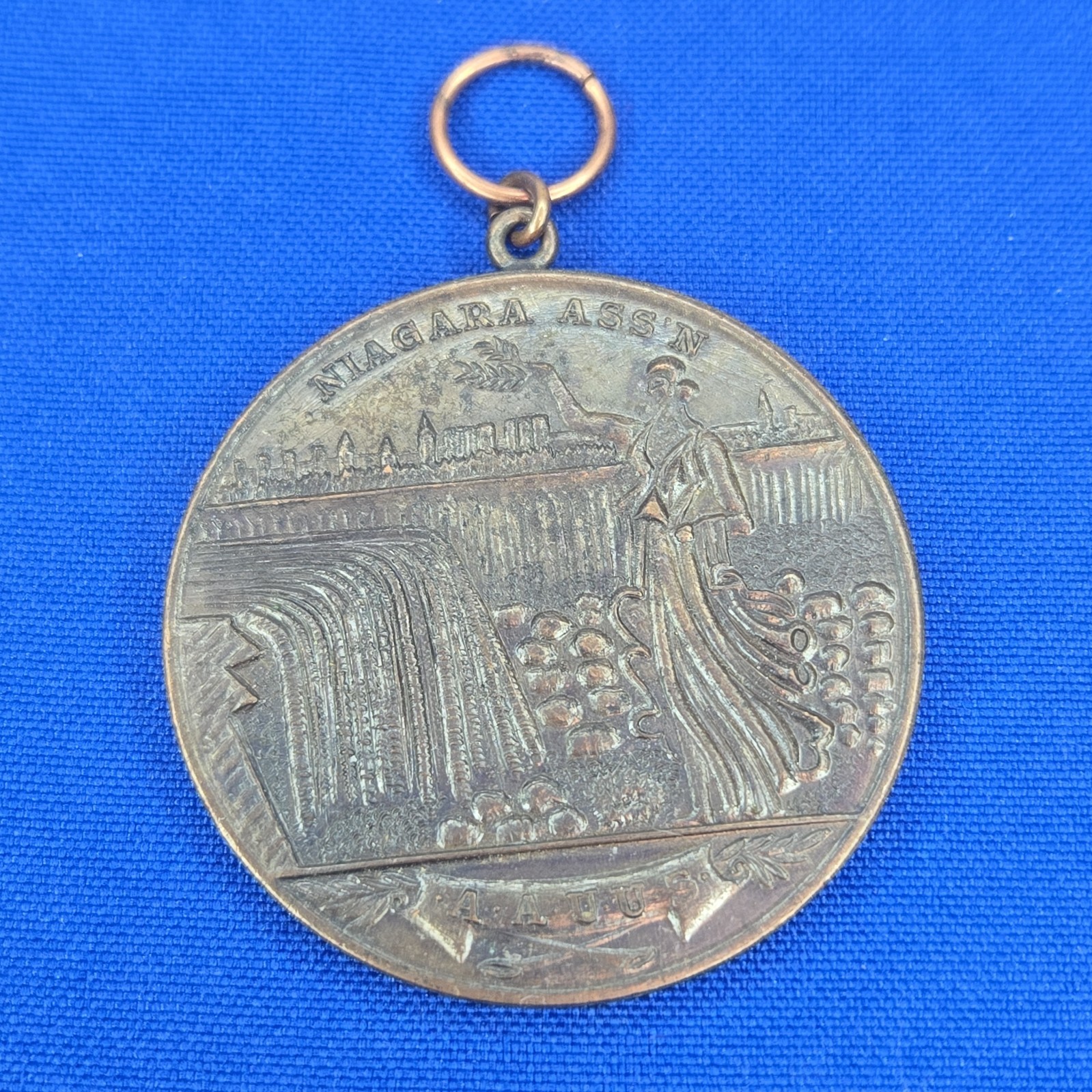Vintage1975 Amateur Athletic Union (A.A.U.) Award Medal Niagara Association