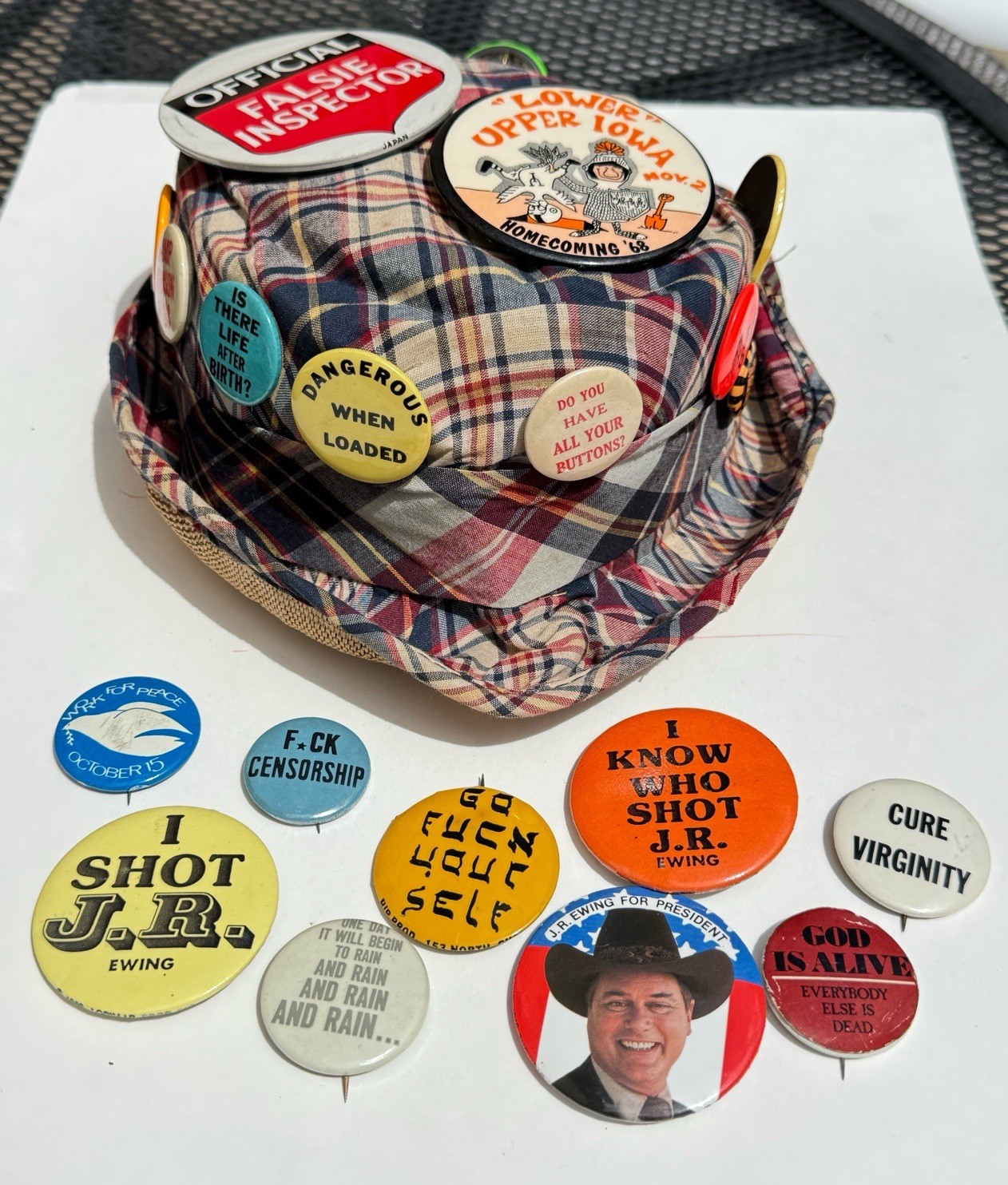 Vintage Pin Collection Hat 28 Pinbacks
