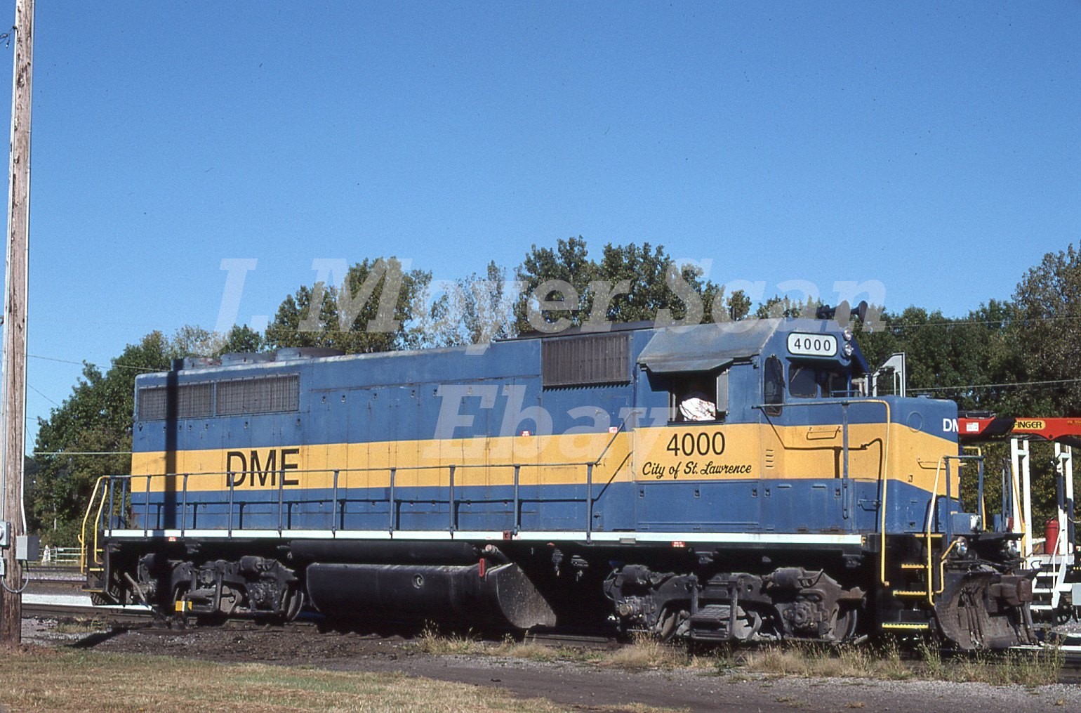 Original Slide - Dakota Minnesota & Eastern DME 4000 EMD GP40 Nahant, IA 2007 Original Slide - Dakota Minnesota & Eastern DME 4000 EMD GP40 Nahant, IA 2007