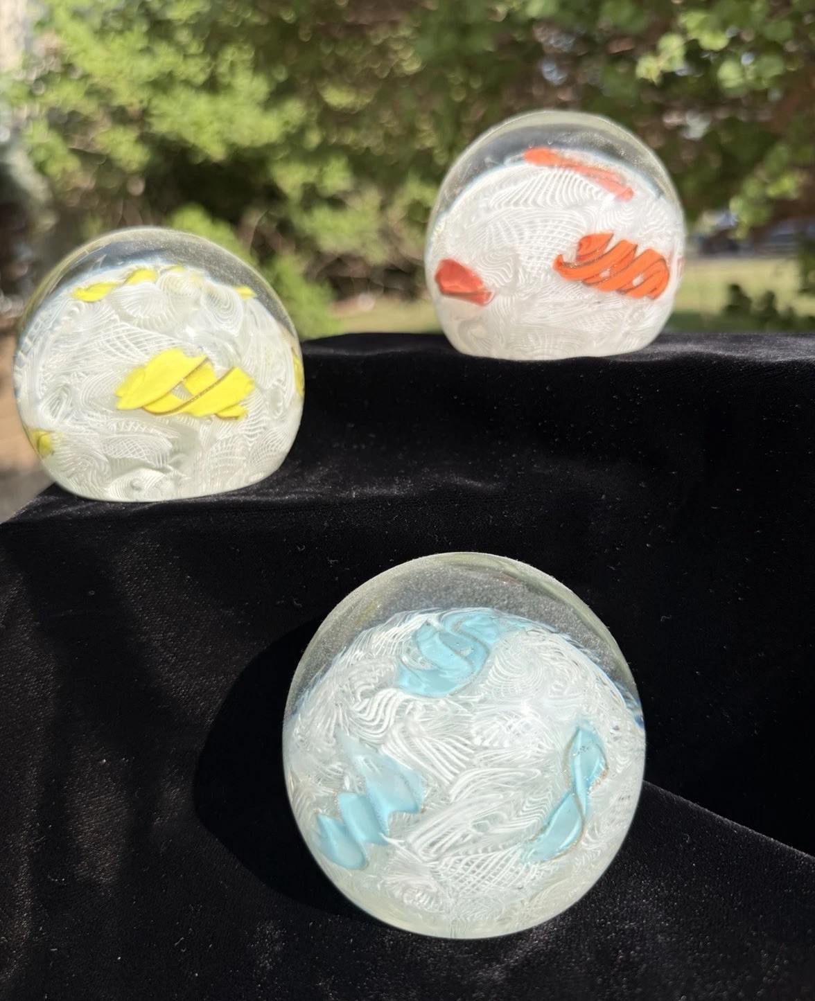 Set (3) BARBINI Murano Italian Art Glass Paperweight With Filigree Lattice GLOW Set (3) BARBINI Murano Italian Art Glass Paperweight With Filigree Lattice GLOW