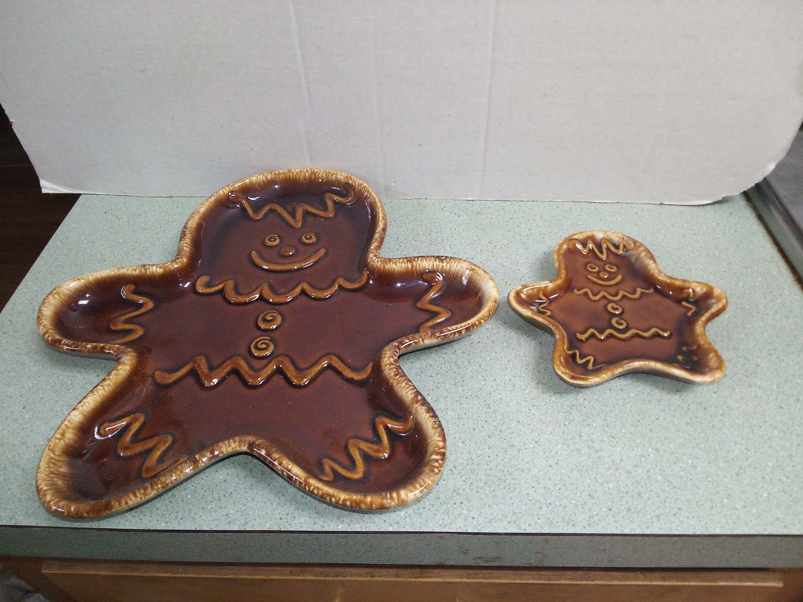 Vintage HULL POTTERY Brown Drip Gingerbread Man Pieces (2) Large and Small