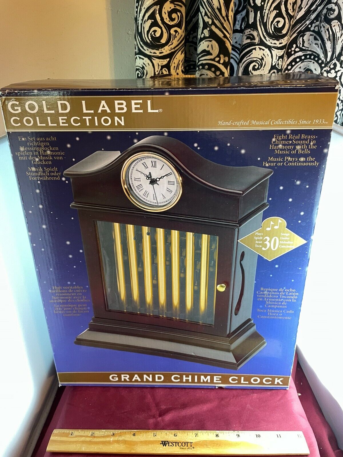 MR CHRISTMAS Grand Chimes Clock 30 Tunes With Chimes Music Box Clock VIDEO