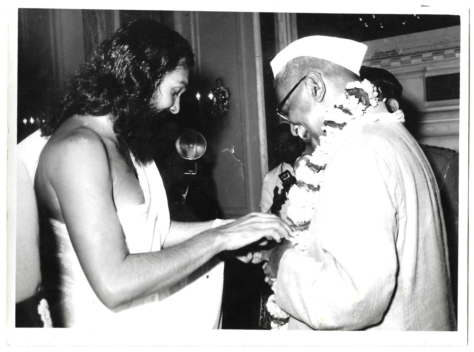 RARE India B Devendra Maharishi Mahesh Yogi MONK WITH AN MINISTER TOP 1967 PHOTO