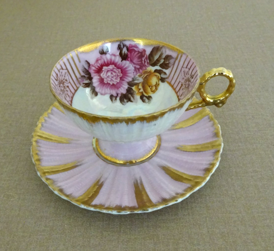 VTG ROYAL SEALY CHINA JAPAN PINK FLORAL & IRIDESCENT GOLD FOOTED CUP & SAUCER