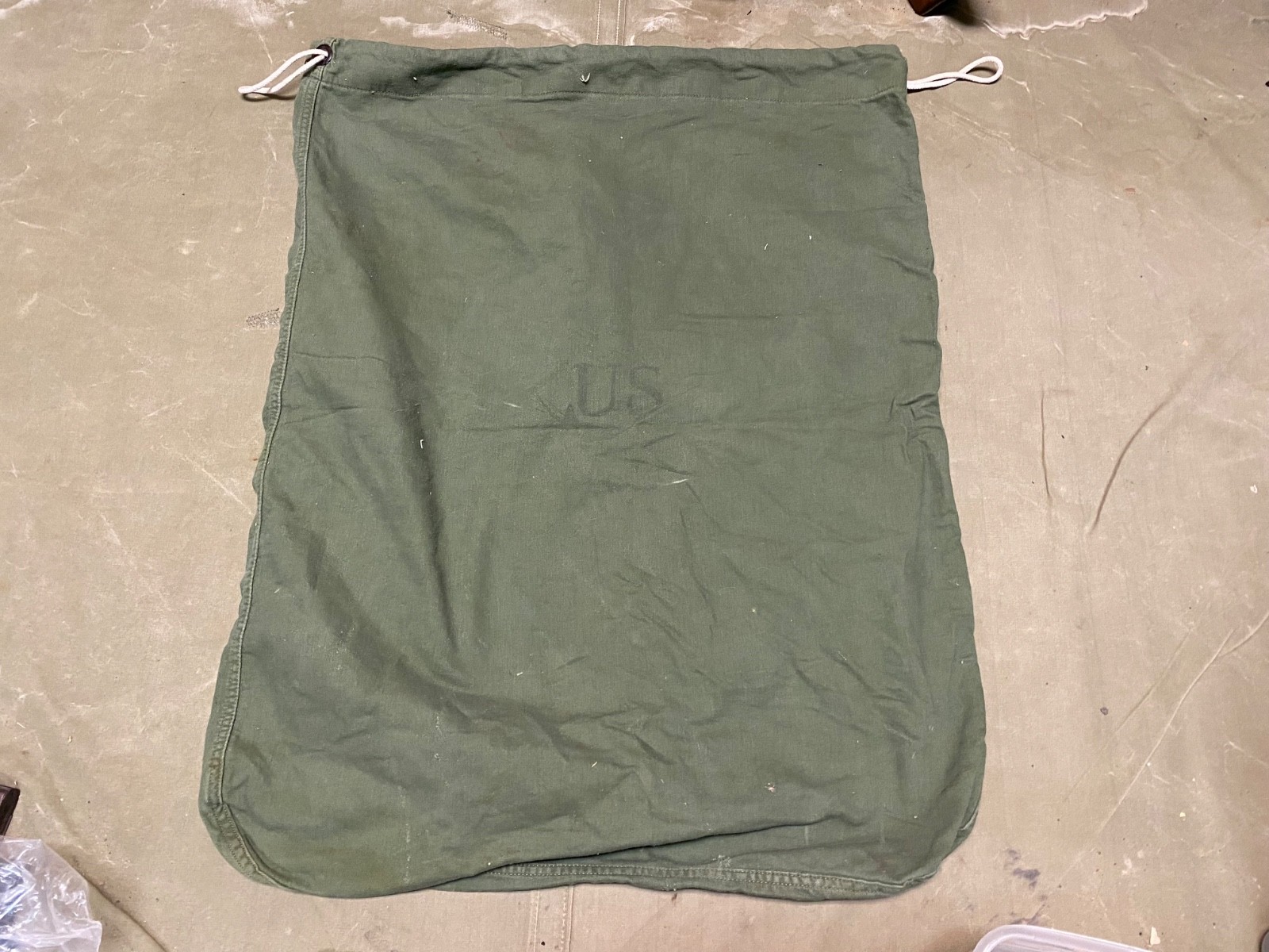 ORIGINAL VIETNAM WAR US ARMY BARRACKS LAUNDRY CARRY BAG-1964